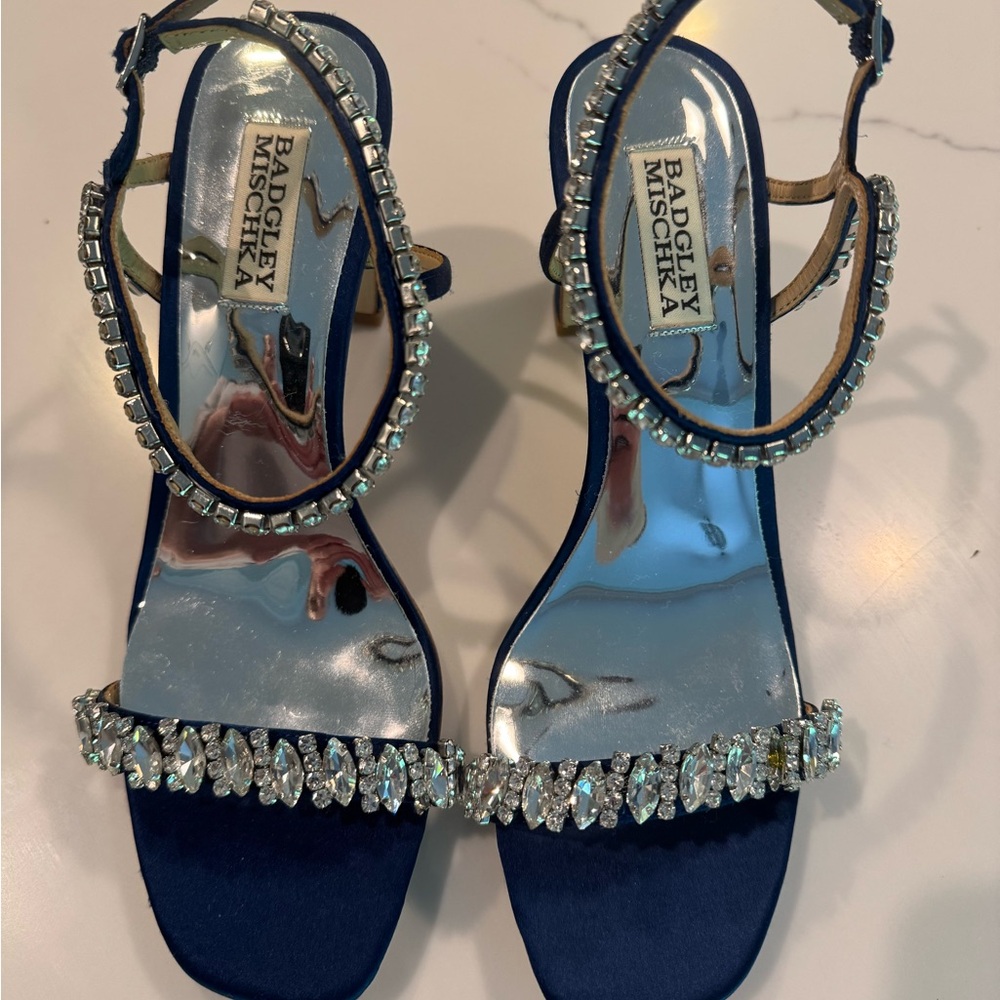 NWT Badgley Mischka Navy Blue Embellished shoes, size 8
